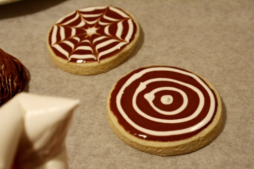 halloween-cobweb-sugar-cookie-white-circles